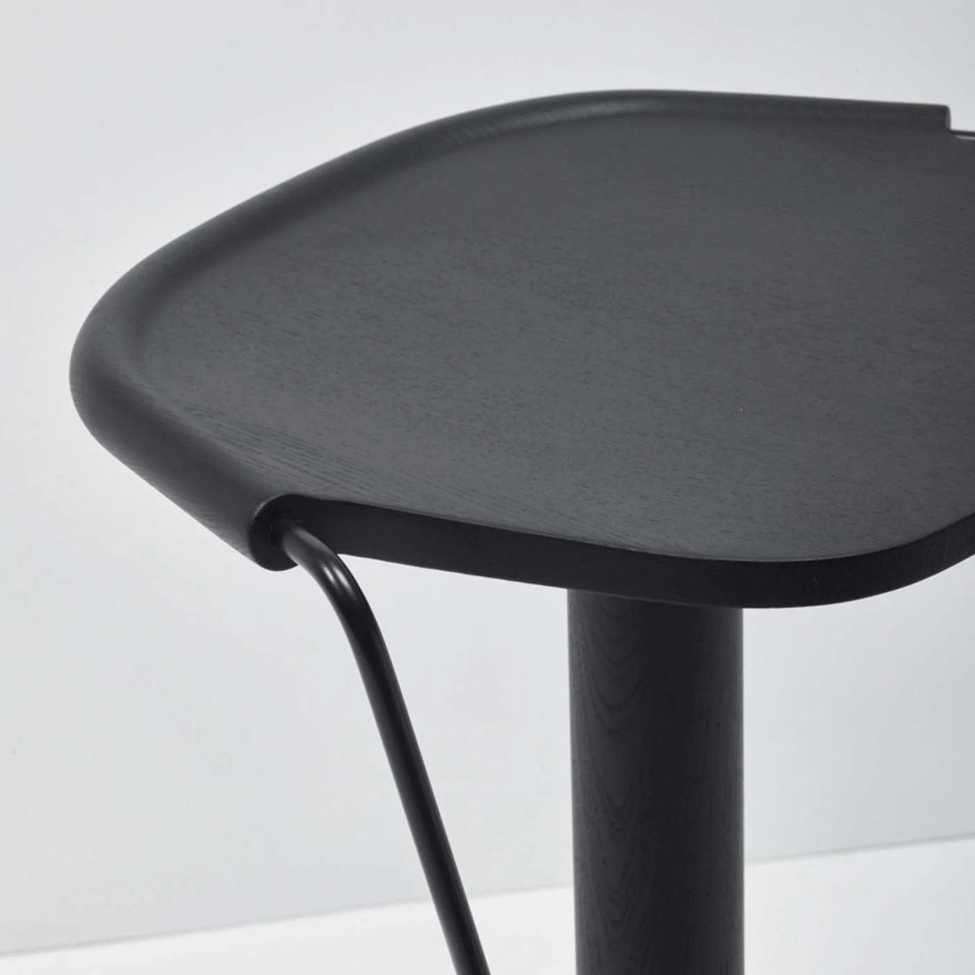 Uncino Stool - Image 4