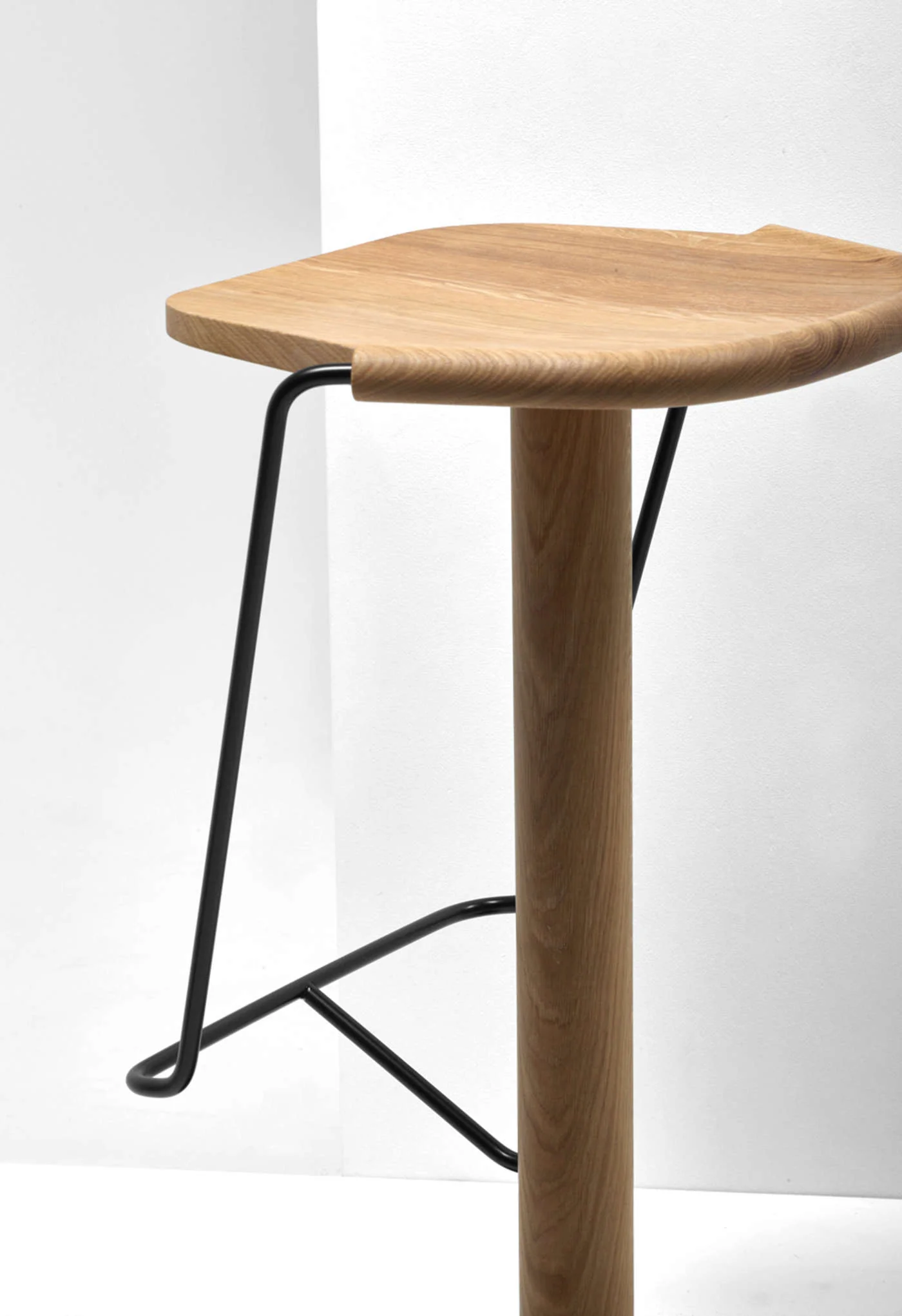 Uncino Stool - Image 5